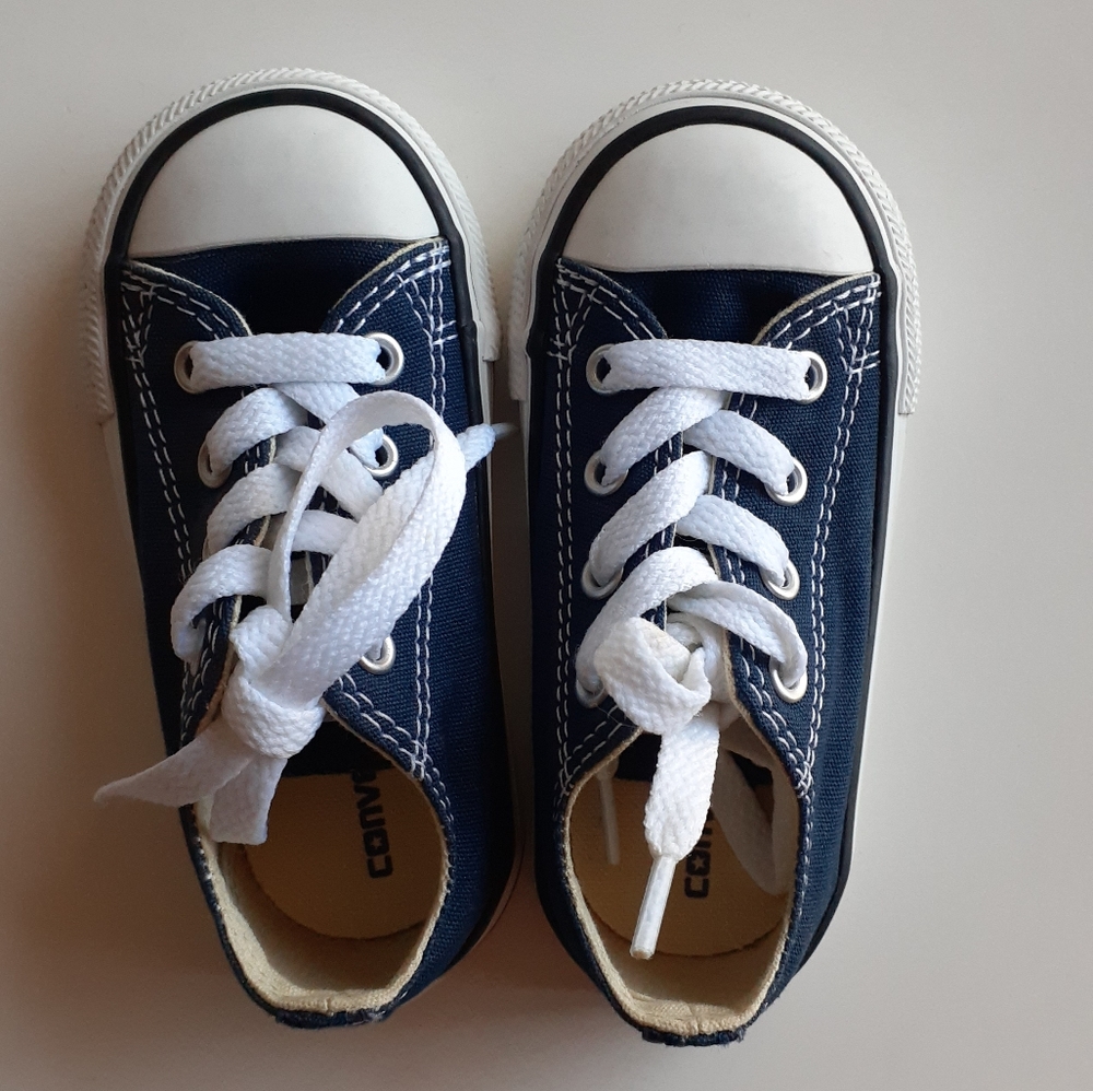 Little boy Converse